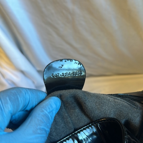 Vintage Patent Leather Gucci shoulder bag with White GG! - Picture 7 of 8